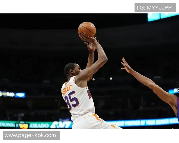 布克赞杜兰特对篮球的巨大贡献与他同场竞技的独特体验令人难忘